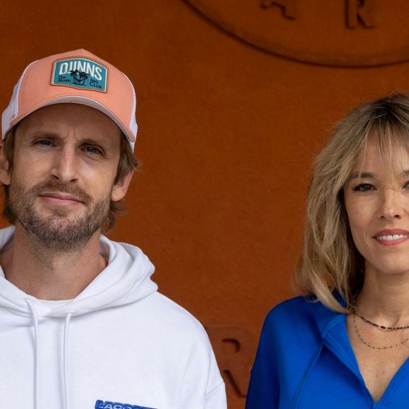 Philippe Lacheau et sa compagne Elodie Fontan au village lors des Internationaux de France de Tennis de Roland Garros 2025. Paris, le 27 mai 2025.
© Moreau / Jacovides / Bestimage