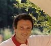 a trouvé des havres de paix loin des studios. 

Archives - En France, dans sa maison de vacances en Provence, rendez-vous avec Michel DRUCKER. Septembre 1992
© Alain Canu via Bestimage