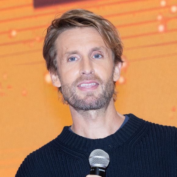 L'acteur et réalisateur français Philippe Lacheau lors du lancement des illuminations et festivités de Noël au centre commercial CAP 3000 aux côtés du nouveau directeur du centre Frédéric Llorca à Saint-Laurent-du-Var, France, le 20 novembre 2024. Photo by Shootpix/ABACAPRESS.COM
