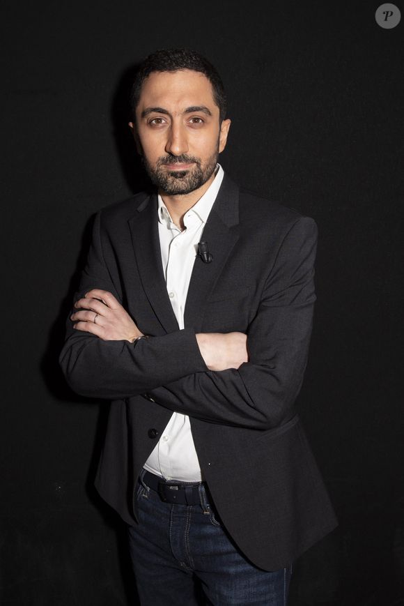 "On en reprend un autre, le thé matcha libère dans le sang de façon beaucoup plus stable la théine et la théine c'est de la caféine".

Exclusif - Jimmy Mohamed - Enregistrement de l'émission "Touche Pas à Mon Poste (TPMP)", présentée par C.Hanouna et diffusée en direct le 20 mai sur C8
© Jack Tribeca / Bestimage