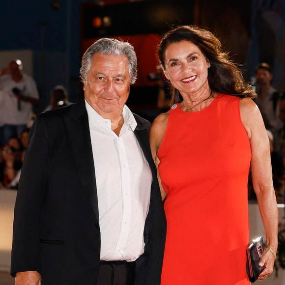 Christian Clavier et Isabelle de Araujo foulent le tapis rouge du "Filming Italy Award" lors de la 82e édition du Festival international du film de Venise, le 31 août 2025 à Venise, en Italie. Photo de Marco Piovanotto/Abaca