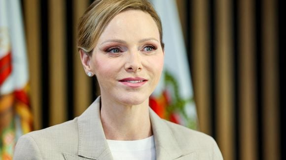 Charlene de Monaco à des milliers de kilomètres du prince Albert, entourée de sportifs, elle dévoile un look casual chic
