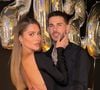 Le défenseur international du Paris Saint-Germain et des Bleus, Lucas Hernandez, a officiellement épousé sa compagne, le mannequin et influenceuse brésilienne Victoria Triay.

Victoria Triay, Instagram