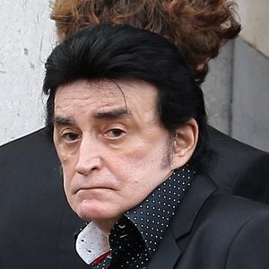 Une disparition tragique, survenue après un cancer foudroyant, en seulement 2 mois

Dick Rivers assistant à la cérémonie funéraire du présentateur de télévision Gilles Verlant au cimetière du Père Lachaise à Paris, France, le 4 octobre 2013. Photo by ABACAPRESS.COM