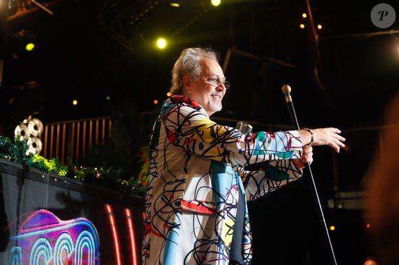 Le musicien est principalement connu pour son titre emblématique : "Born to be Alive"

Exclusif - Patrick Hernandez - Tournage de l'émission "Panique au 31", scénarisée par A.Ducret et T.Villa, réalisée par G.Leforestier, diffusée le 30 décembre 2024 sur TF1.
© Christophe Clovis / Bestimage