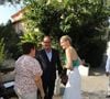 Exclusif - François Hollande est venu dédicacer son livre "Les Leçons du pouvoir" avec sa compagne Julie Gayet à la librairie du Centre à Saint-Cyr-sur-Mer, le 5 août 2018 © Franz Chavaroche / Nice Matin / Bestimage