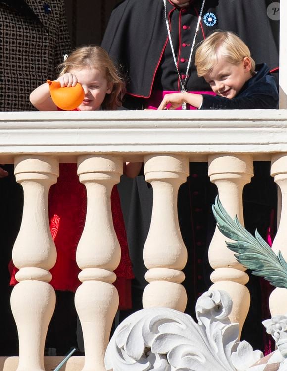 HSH La princesse Charlène de Monaco et leurs enfants Jacques et Gabriella assistent depuis le balcon au défilé sur la place du Palais lors des cérémonies de la fête nationale. Monaco le 19 novembre 2018. Photo ABACAPRESS.COM