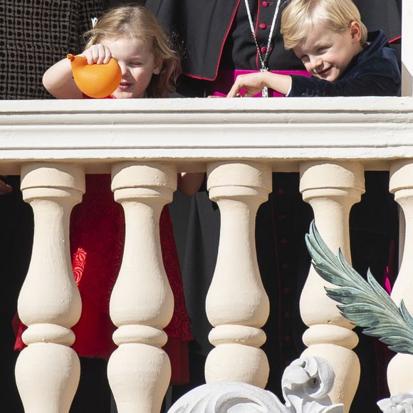 HSH La princesse Charlène de Monaco et leurs enfants Jacques et Gabriella assistent depuis le balcon au défilé sur la place du Palais lors des cérémonies de la fête nationale. Monaco le 19 novembre 2018. Photo ABACAPRESS.COM