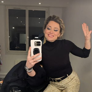 “Soirée spéciale, look à la hauteur”, s’est-elle réjouit sur Instagram