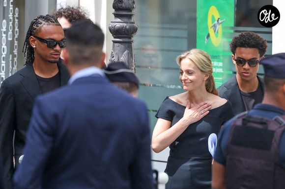 Pour rappel, Audrey Crespo-Mara est la mère de deux garçons : Sékou et Lamine, nés de son union avec Aliou Mara.

Audrey Crespo-Mara et ses fils Sekou et Lamine - Arrivées aux obsèques de Thierry Ardisson en l'église Saint-Roch de Paris, France, le 17 juillet 2025. © Clovis-Jacovides/Bestimage