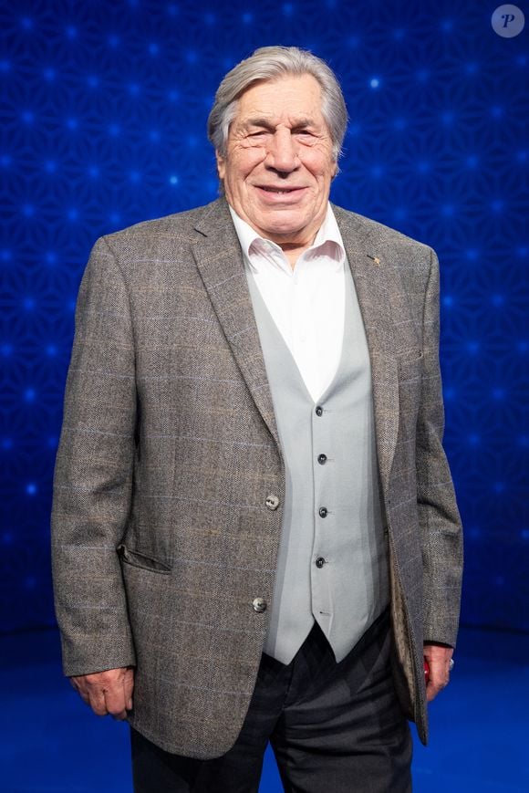 Exclusif - Jean-Pierre Castaldi en backstage de l'enregistrement de l'émission "La Boîte à secrets", présentée par F.Bollaert et diffusée le 9 janvier 2026 sur France 3, dans les studios du Lendit à Saint-Denis, France, le 2 décembre 2025. © Cyril Moreau/Bestimage
