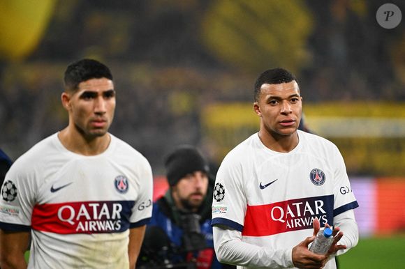 Achraf HAKIMI du PSG et Kylian MBAPPE du PSG ont l'air déprimé pendant le match du groupe F de l'UEFA Champions League entre le Borussia Dortmund et le Paris Saint-Germain Football Club au Signal Iduna Park le 13 décembre 2023 à Dortmund, en Allemagne. Photo by Anthony Dibon/Icon Sport/ABACAPRESS.COM