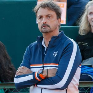 "Ils étaient tous en train de se sustenter de penser à autre chose qu'au tennis"

Match Exhibition - Henri Leconte lors de la cérémonie d'ouverture du Tournoi de Tennis ATP Challanger 175, le 11 mai 2025, à la Villa Primerose de Bordeaux. © Jean-Marc Lhomer/Bestimage