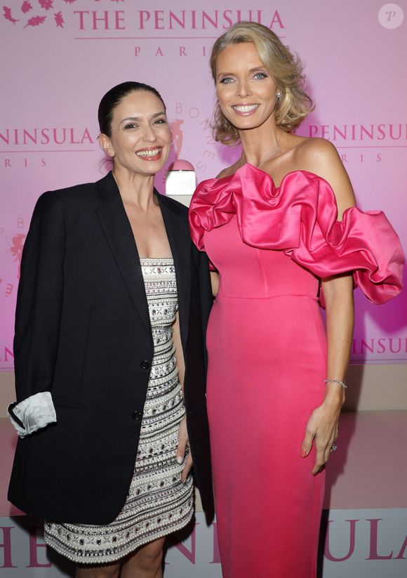Lucie Bernardoni et Sylvie Tellier - Photocall du 5ème gala de charité de l'association "Les Bonnes Fées" à l'occasion de la campagne mondiale "Octobre Rose" à l'hôtel Peninsula, Paris le 3 octobre 2024.  © Coadic Guirec/Bestimage