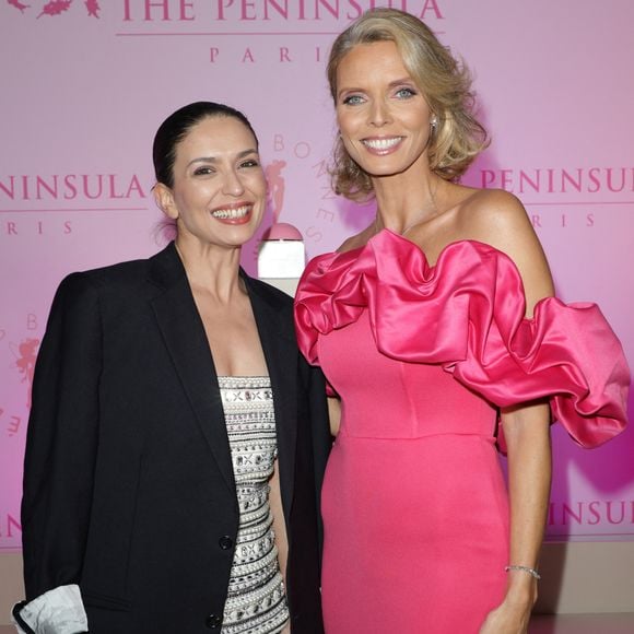 Lucie Bernardoni et Sylvie Tellier - Photocall du 5ème gala de charité de l'association "Les Bonnes Fées" à l'occasion de la campagne mondiale "Octobre Rose" à l'hôtel Peninsula, Paris le 3 octobre 2024.  © Coadic Guirec/Bestimage