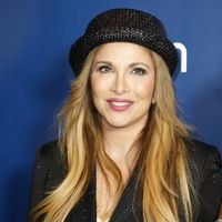 "C'est très froid" : Hélène Ségara adepte de deux routines anti-âge qui font toute la différence