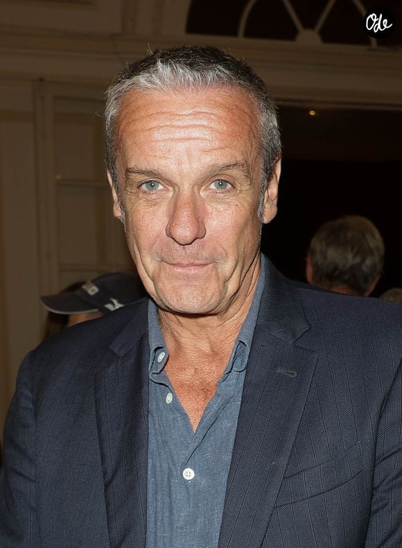Pourtant, le métier de comédien n'était pas son premier projet.

Exclusif - Philippe Caroit - Célébrités assistent à la générale de la pièce "Ubu Roi" au théâtre de Paris le 16 septembre 2026. © Cadic Guirec/Bestimage