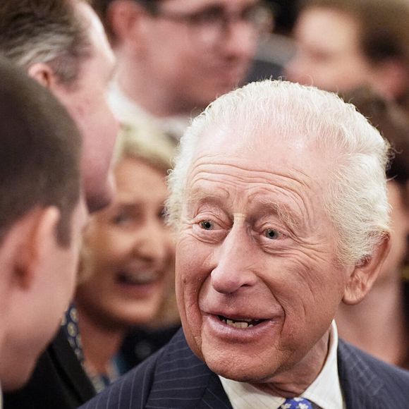 Le roi Charles III lors d'une réception en l'honneur d'individus et d'organisations exceptionnels contribuant aux efforts humanitaires à travers le monde, au palais de Buckingham, à Londres. 20 février 2025. ©Aaron Chown/PA Wire/ABACAPRESS.COM