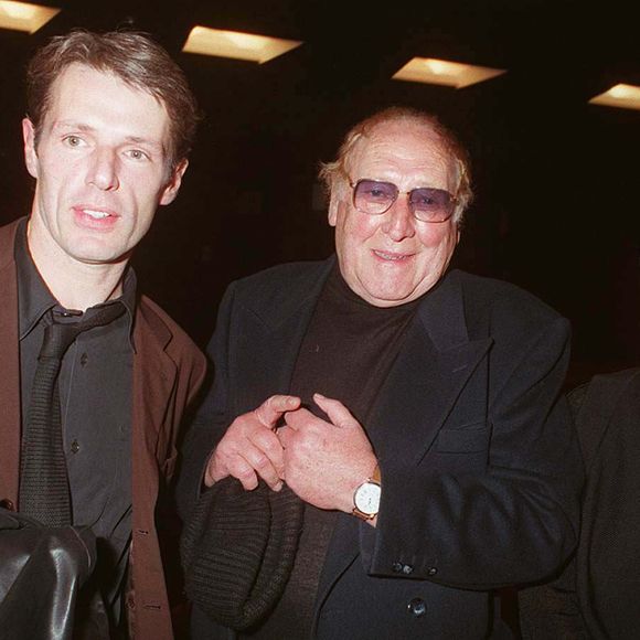 Novembre 1997 Lambert Wilson, Georges Wilson, Geneviève Page - Plan américain avant-première du film On connaît la chanson.
Photographe : Bertrand Rindoff Petroff / BestImage