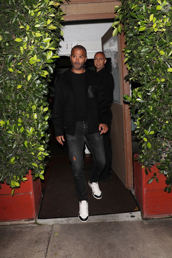EXCLUSIF Santa Monica, CA La chanteuse/actrice Christina Milian et M. Pokora, ainsi que leurs deux enfants, quittent le restaurant italien Giorgio Baldi après avoir dîné avec l'ancien basketteur professionnel Tony Parker à Santa Monica.
Backgrid USA / Bestimage