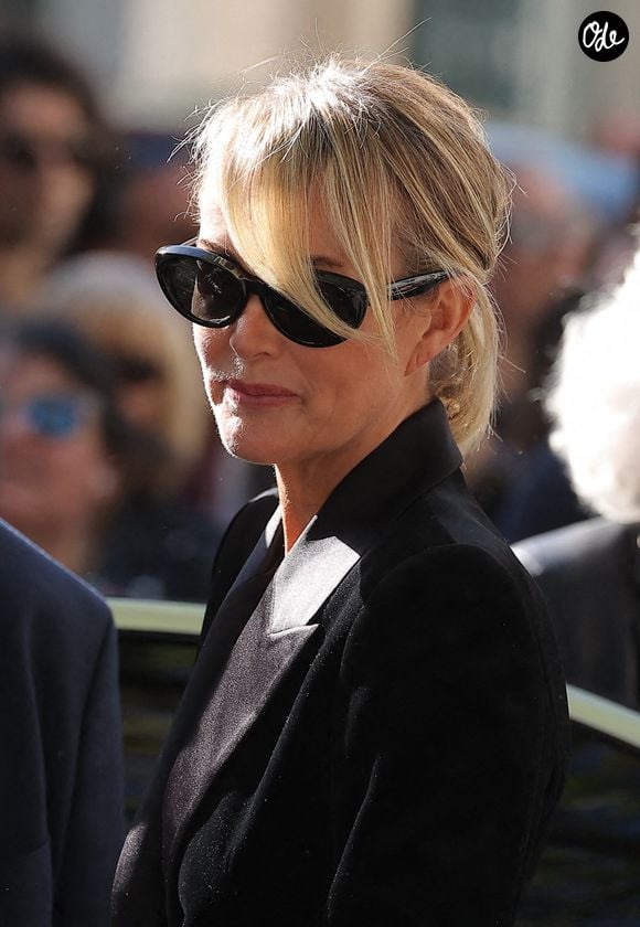 Son témoignage fait écho au drame que vivent actuellement des milliers d'habitants évacués.

Laeticia Hallyday lors de la cérémonie funéraire de l'actrice française Nadia Fares à l'église Saint-Jean de Montmartre à Paris, le 24 avril 2026. Photo de Naser Berzane/ABACAPRESS.COM
