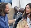 La chanteuse explique avoir mis en place une garde plus ou moins alternée, avec une organisation souple et en constante adaptation.

Joyce Jonathan et Martial Paoli dans les tribunes (night session) lors des Internationaux de France de Tennis de Roland Garros 2025, le 3 juin 2025 à Paris. © Dominique Jacovides / Bestimage