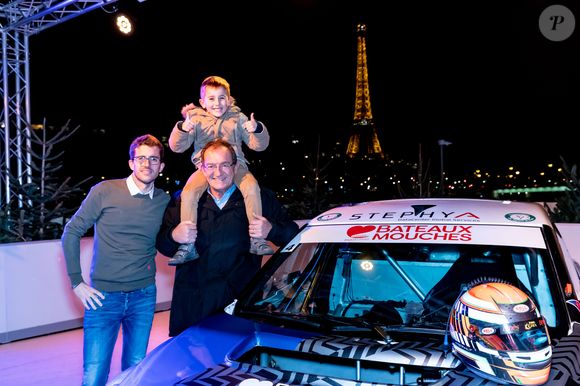 Exclusif - Jean-Pierre Pernaut pose avec son fils Olivier et son petit-fils Léo à l'occasion d'un événement du Trophée Andros à la compagnie des Bateaux Mouches à Paris le 8 février 2019.

© Frédéric Piau / Bestimage