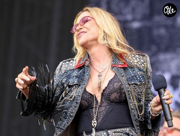 Samedi 20 juin, la chanteuse américaine de 57 ans a prouvé que le temps n'avait pas d'effet sur elle.
Ile de Wight, Royaume-Uni. Anastacia fait une entrée remarquée sur scène à l'Isle of Wight Festival 2026. La chanteuse de "I'm Outta Love" a enthousiasmé la foule, les fans reprenant ses chansons en chœur lors de son set au festival. Backgrid UK/ Bestimage