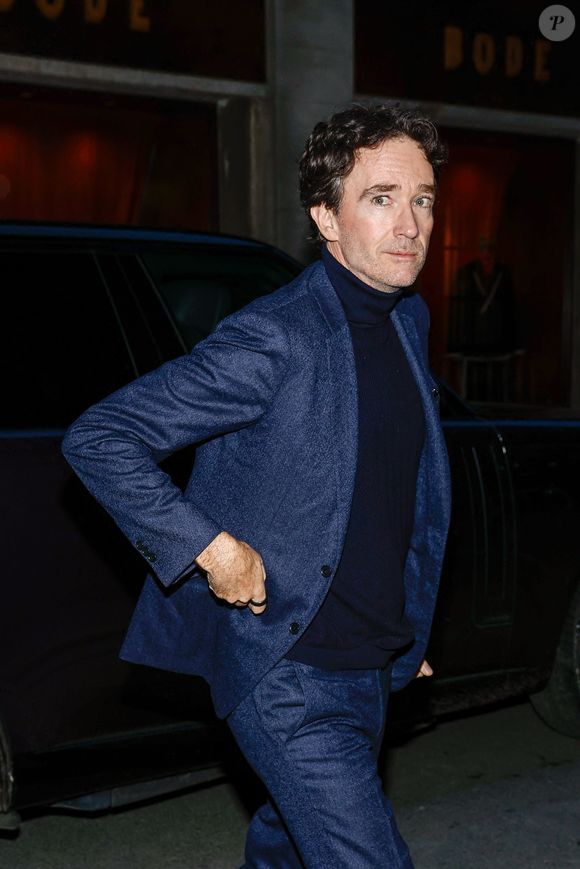 Antoine Arnault - Victoria Beckham, accompagnée de sa famille, arrive au ministère de la Culture pour être élevée au rang de Chevalier des Arts et des Lettres à Paris, France, le 26 janvier 2026. © Cyril Moreau/Bestimage