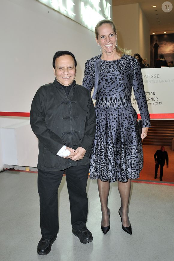 Azzedine Alaia et Ariane de Rothschild - Diner des amis du musee d'art moderne de la ville de Paris le 16 Octobre 2012.