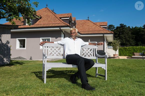 Satya Oblette à la maison avec sa famille (Julia, sa nouvelle compagne, Ines et Dahlia, les filles de sa nouvelle compagne) à Dully, en Suisse, le 04 juin 2015. Photo by Loona/ABACAPRESS.COM