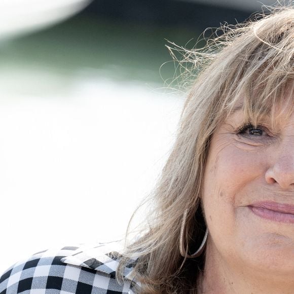 A 69 ans, elle regrette que le regard des hommes ait changé.

Michele Bernier participe au photocall du Parfum du Bonheur lors du 27ème Festival de la Fiction de La Rochelle le 19 septembre 2025 à La Rochelle, France.Photo by David NIVIERE/ABACAPRESS.COM