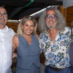 Exclusif - Ali Bentenah et sa femme, Caroline Margeridon et Djamel Bentenah - Mariage de Djamel Bentenah (acheteur dans l'émission Affaire Conclue) avec Severine Bauw à la mairie de Colombes le 21 juin 2025. © Sebastien Fremont / Bestimage