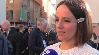 "Intense en émotions" : En Corse, Alizée a craqué en pleine chanson face au Pape François