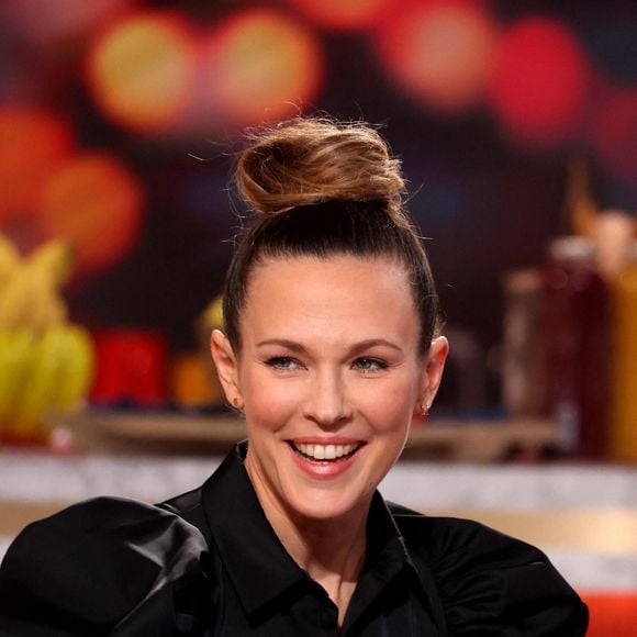 Laure Pester (Lorie) lors de l'enregistrement de la nouvelle émission "Bertrand n'a pas sommeil", présentée par B.Chameroy.

© Dominique Jacovides / Bestimage