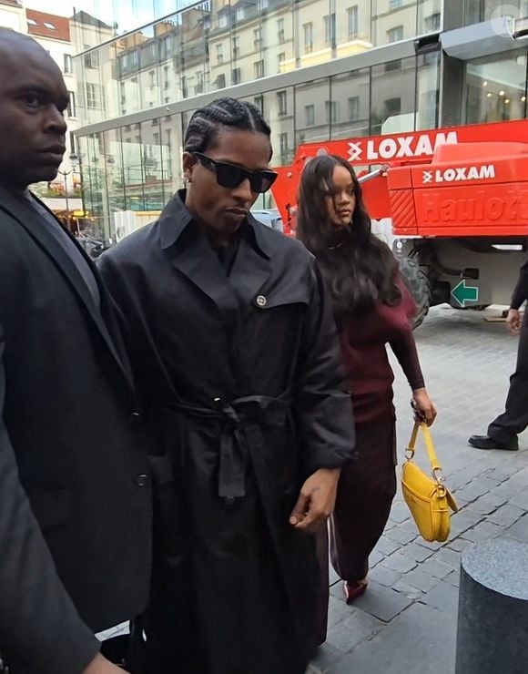 EXCLUSIVE Paris, FRANCE Rihanna et ASAP Rocky sont sortis à Paris pour déjeuner au restaurant exclusif Siena. 



Sur la photo : Rihanna, ASAP Rocky