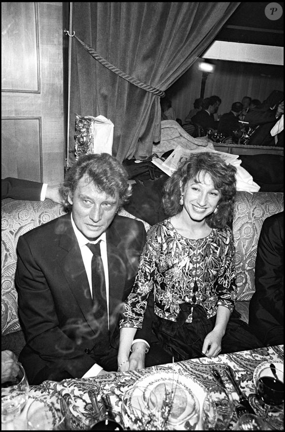 Archives - Johnny Hallyday et Nathalie Baye lors de la soirée des César de 1983. AGENCE / BESTIMAGE