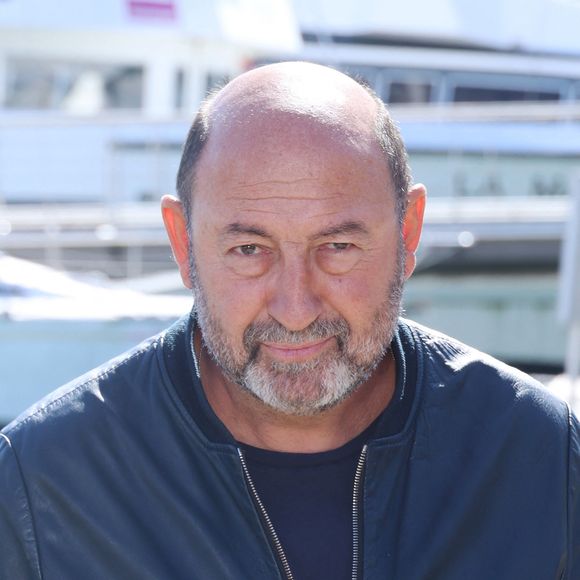 Kad Merad - Photocall de la série "Belphegor" lors du 27ème Festival de la Fiction de la Rochelle (16 - 21 septembre 2025), le 17 septembre 2025. 
© Denis Guignebourg / Bestimage