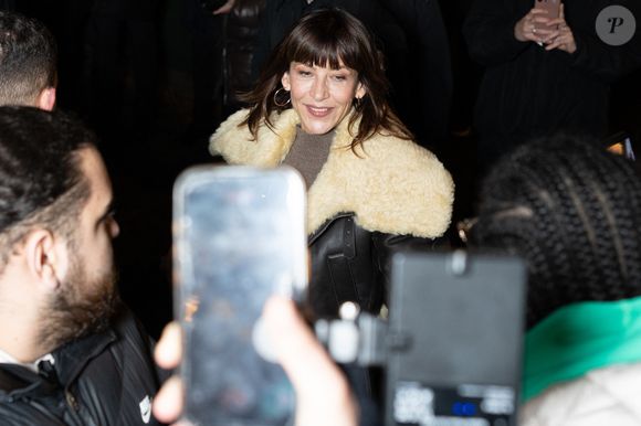 Sophie Marceau - Les célébrités au défilé Jacquemus "Collection Homme Prêt-à-Porter Automne/Hiver 2026-2027" lors de la Fashion Week de Paris, le 25 janvier 2026

© Julien Sarkissian / Bestimage