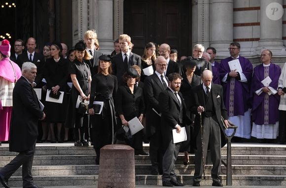 Le prince Edward, duc de Kent - Le duc de Kent (devant à droite) quitte la cathédrale de Westminster, au centre de Londres, après la messe de requiem célébrée en l'honneur de la duchesse de Kent. Photo par PA Photo/ Bestimage