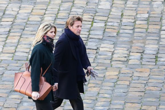 "Ils font très attention à ce qu'ils mangent et ont un mode de vie très healthy", raconte un proche.

Laurent Delahousse et sa compagne Alice Taglioni lors de la cérémonie d'hommage national à Jean d'Ormesson à l'hôtel des Invalides à Paris le 8 décembre 2017.
© Stéphane Lemouton / Bestimage