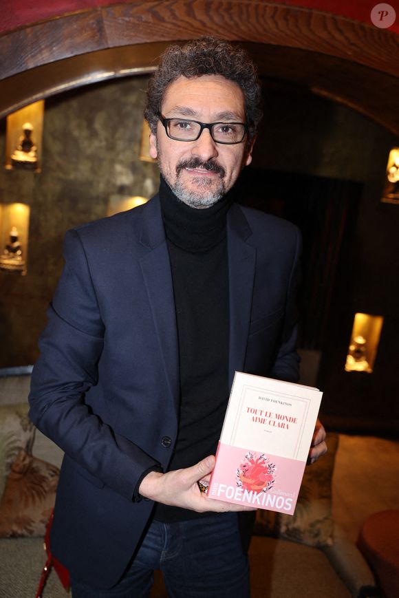 "J’ai élevé pratiquement seul mon fils, puis ma fille, qui, eux, ont douze ans d’écart... Ce que j’ai connu, comme père, ce sont des tête-à-tête très fusionnels. Et j’adore ça !" a déclaré l’auteur de "Tout le monde aime Clara".

Exclusive - David Foenkinos assiste au lancement du livre de David Foenkinos " Tout le monde aime Clara " organisé par Five Eyes Production au Buddha Bar à Paris, France, le 11 février 2025 à Paris, France. Photo by Jerome Dominé/ABACAPRESS.COM