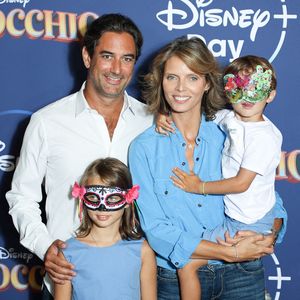 Aujourd'hui remariée avec Laurent Schenten (avec qui elle a eu Margaux et Roméo), Sylvie Tellier a retenu la leçon et consacre beaucoup plus de temps aux siens !

Sylvie Tellier, son mari et ses enfants assistent à l'avant-première du film 'Pinocchio' au cinéma Le Grand Rex le 07 septembre 2022 à Paris, France. Photo by Nasser Berzane/ABACAPRESS.COM