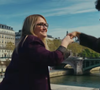 Parmi les participants figurent l'actrice Lola Dubini, ainsi que le danseur et acrobate Mathieu Forget, le fils de l'ancien champion de tennis Guy Forget.


Lola Dubini dans le clip de "Dansons" (Vidéo officielle)