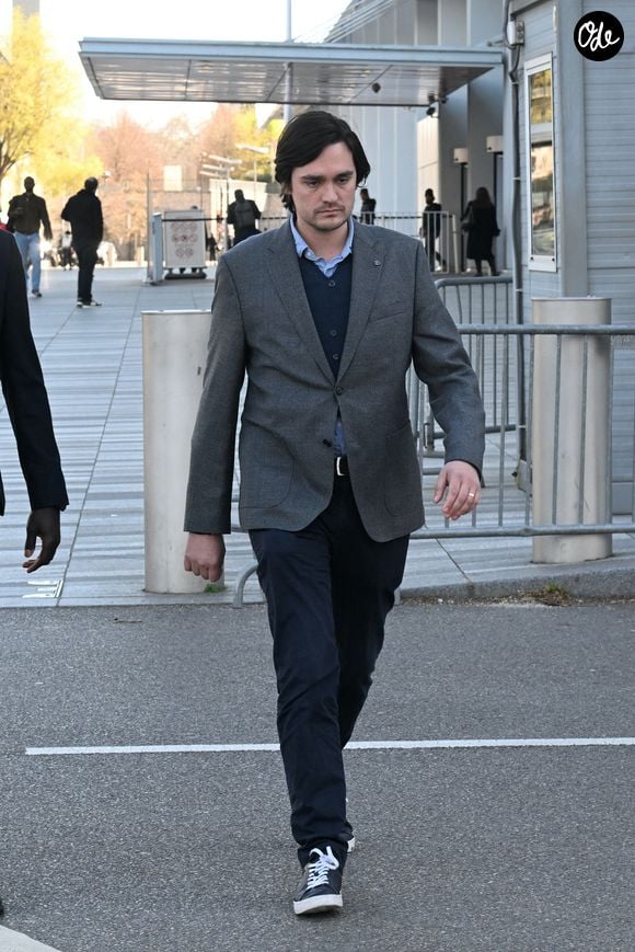 Alain-Fabien Delon assiste son passage en audience, dans le procès l'opposant à sa soeur A.Delon, devant la 17ème chambre correctionnelle du tribunal judiciaire de Paris, le 17 mars 2026.
