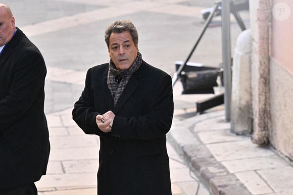 Il indique que c'est lui qui a trouvé le nom Gipsy Kings : "À l’époque, personne n’en voulait. Personne ne parvenait même à le prononcer correctement"

Chico Bouchikhi arrive à l'église Notre-Dame de l'Assomption, pour la cérémonie funéraire de l'actrice française Brigitte Bardot, à Saint-Tropez, le 7 janvier 2026. 

 Photo par Julien Reynaud/APS-Medias/ABACAPRESS.COM