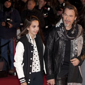 Florent Pagny est le papa de deux enfants qu'il a eus avec sa femme Azucena

Florent Pagny, sa femme Azucena et leur fille Aël - 15eme édition des NRJ Music Awards a Cannes. © MPP / Bestimage