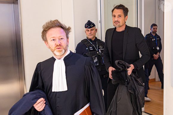 Par l’intermédiaire de son avocat, Me Antoine Vey, l’animateur a annoncé son intention de faire appel de la décision. 

Vincent Cerutti avec son avocat Antoine Vey - L'ancien présentateur de l'émission Danse avec les stars sur TF1, Vincent Cerutti a été condamné à huit mois de prison avec sursis pour agression sexuelle par le tribunal correctionnel de Paris sur son ancienne collègue à Chérie FM, à Paris, France, le 4 février 2026. Il avait alors mordu les fesses d'une collègue, à Caroline Barel, lui laissant une marque qualifiée d'" assez impressionnante " par le président du tribunal au moment du procès. © Florian Savina/Bestimage