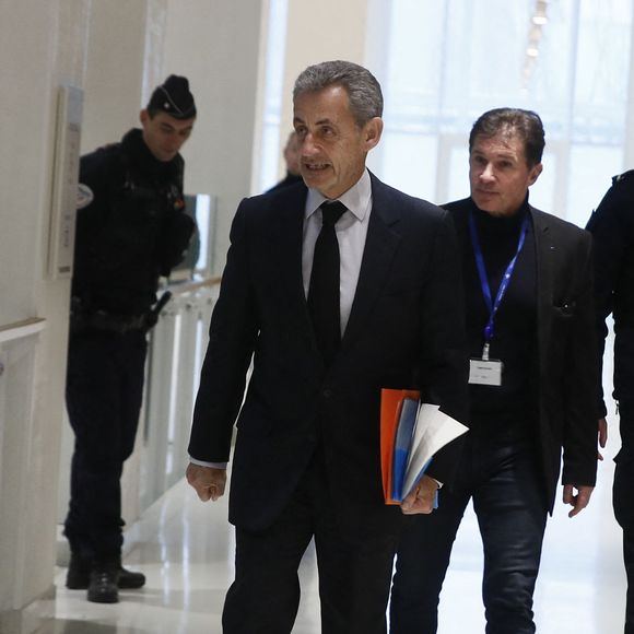 Nicolas Sarkozy ne pourra désormais quitter son domicile que durant certaines heures, fixées lors de son entretien avec le JAP la semaine dernière.

Nicolas Sarkozy - Arrivées au procès du financement libyen de Sarkozy le 6 février 2025.

© Christophe Clovis / Bestimage