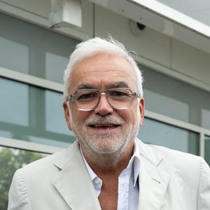 Pascal Praud à la sortie des studios de la chaîne de télévision CNews à Paris, le 2 septembre 2025. 

© Jonathan Jacob / Bestimage